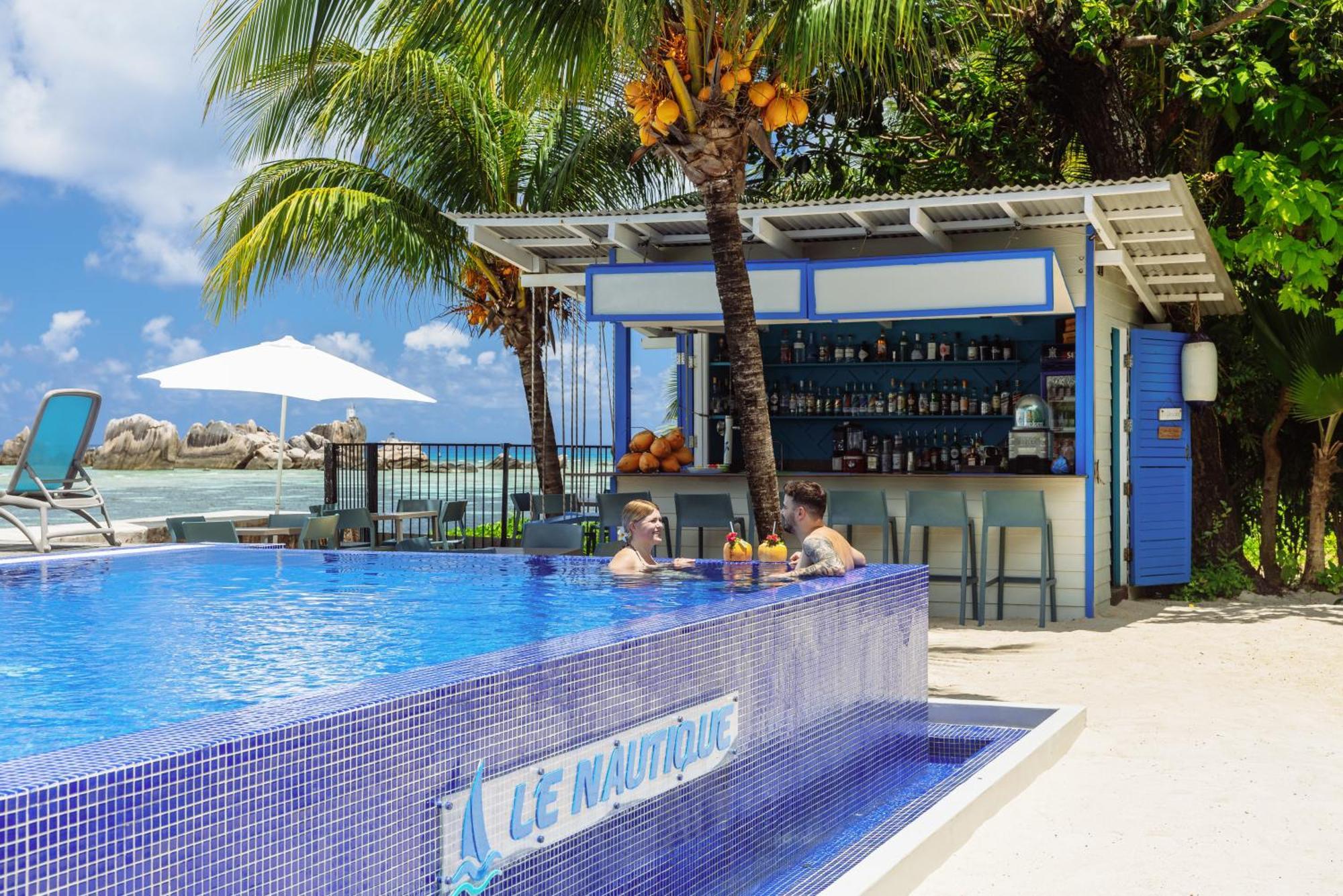 Le Nautique Waterfront Hotel ลาดิก ภายนอก รูปภาพ